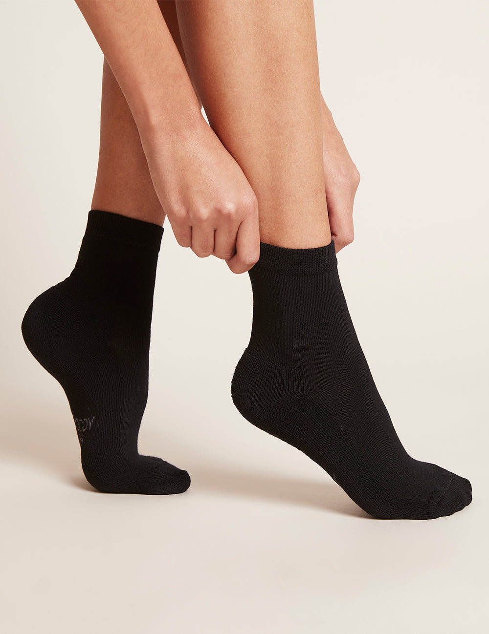 Women_s-Everyday-Ankle-Socks-2.0-Black-Side-1_8b52ec81-6958-4e52-b352-3df1b9d6b0b0.jpg