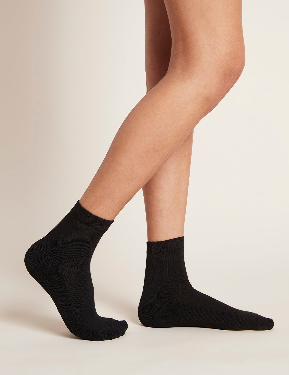 Women_s-Everyday-Ankle-Socks-2.0-Black-Side_3aea5e29-46ff-456a-bc6b-27285e02a417.jpg