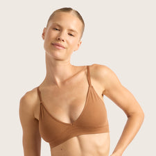 Model's Headshot - Alisa Pensola