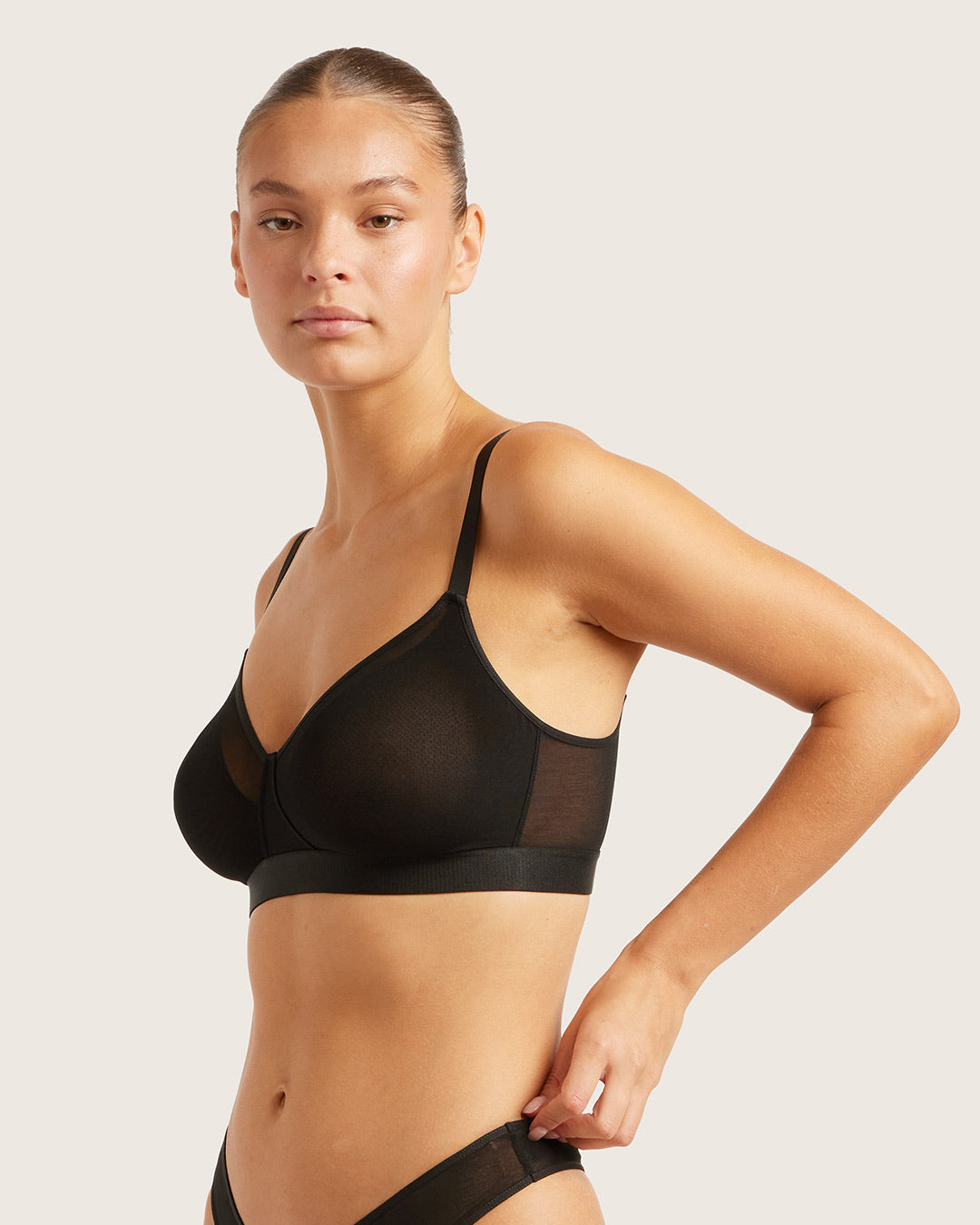 FreeMesh Full Bust Wireless Bra - Black