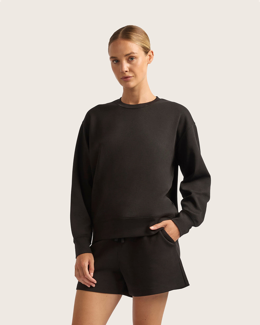 Women's Crew Neck Sweater - Black